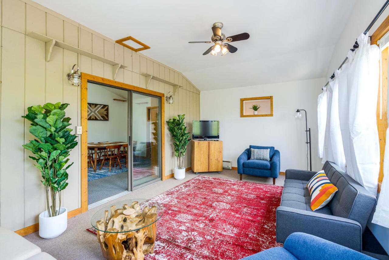 River Access Cabin With Hot Tub, Fire Pit, & Wifi! Morton Grove Eksteriør billede