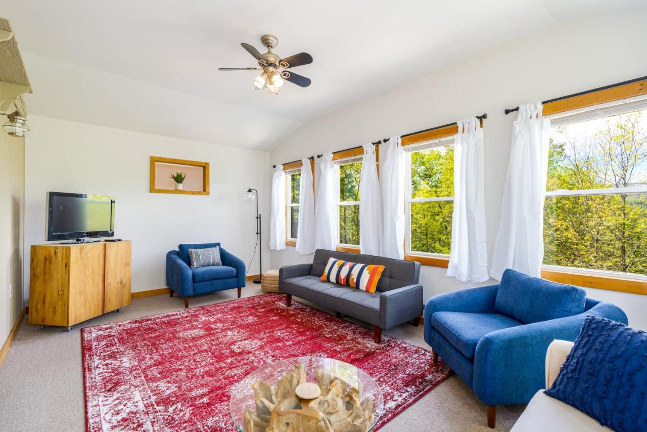 River Access Cabin With Hot Tub, Fire Pit, & Wifi! Morton Grove Eksteriør billede