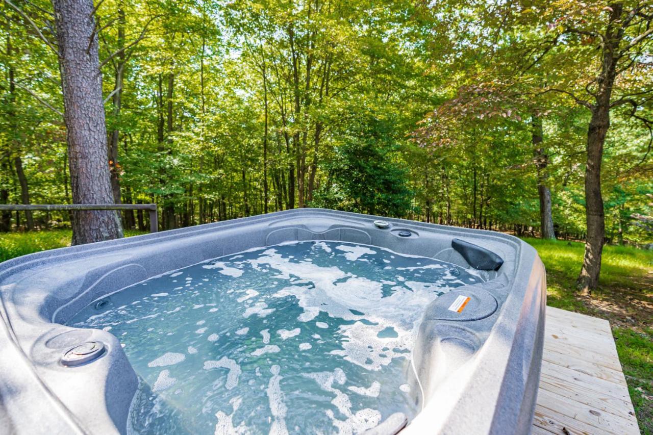River Access Cabin With Hot Tub, Fire Pit, & Wifi! Morton Grove Eksteriør billede