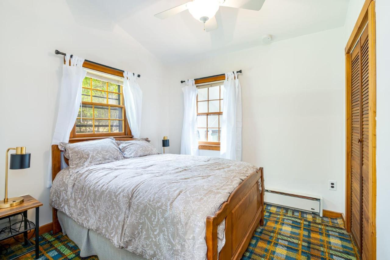 River Access Cabin With Hot Tub, Fire Pit, & Wifi! Morton Grove Eksteriør billede