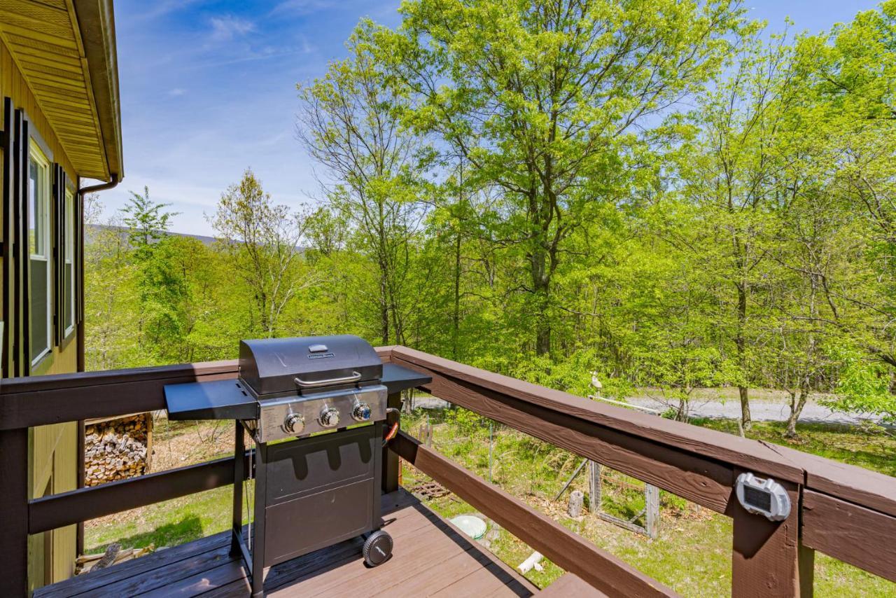 River Access Cabin With Hot Tub, Fire Pit, & Wifi! Morton Grove Eksteriør billede